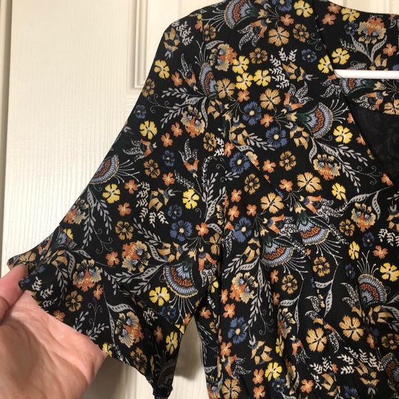 Hayden Los Angeles Floral Dress - Picture 5 of 10